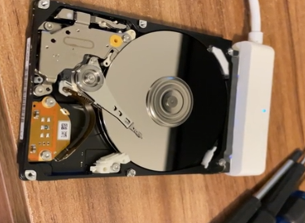 Storage drive diagnostic and data migration